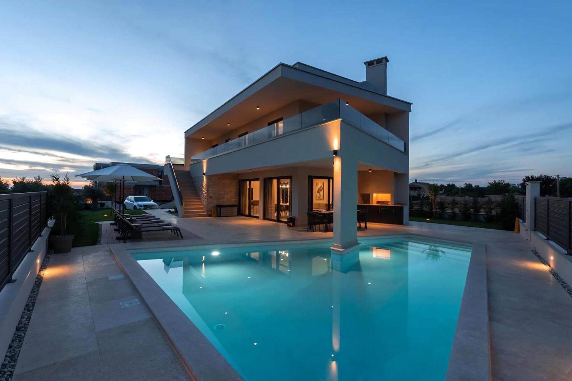 Luxurioese Villa Perla Mit Pool Und Jacuzzi 포레치 외부 사진