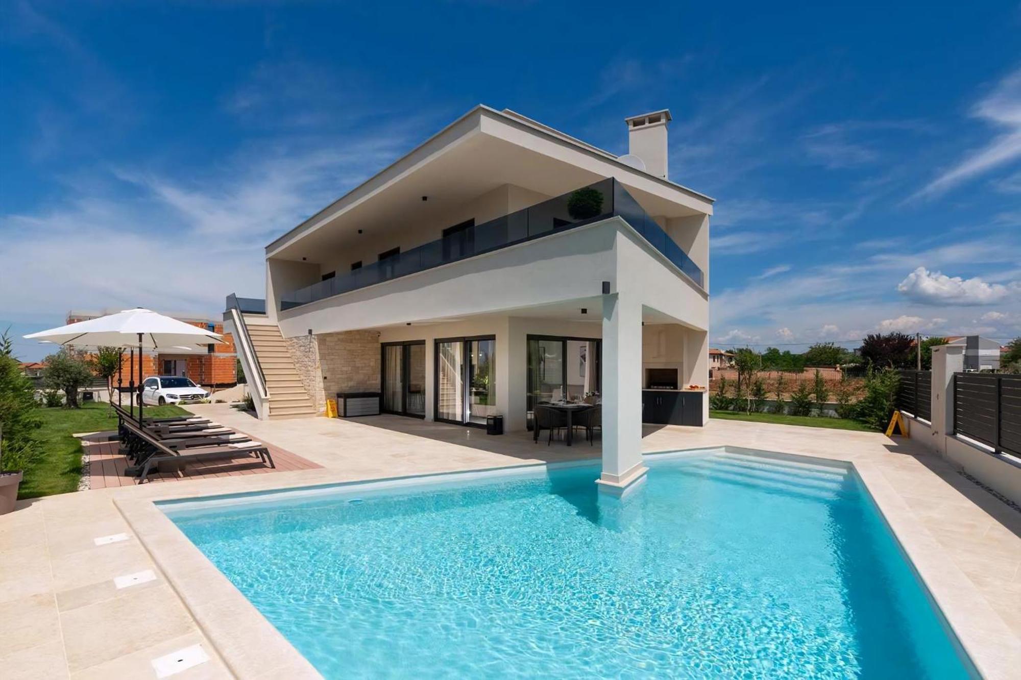 Luxurioese Villa Perla Mit Pool Und Jacuzzi 포레치 외부 사진