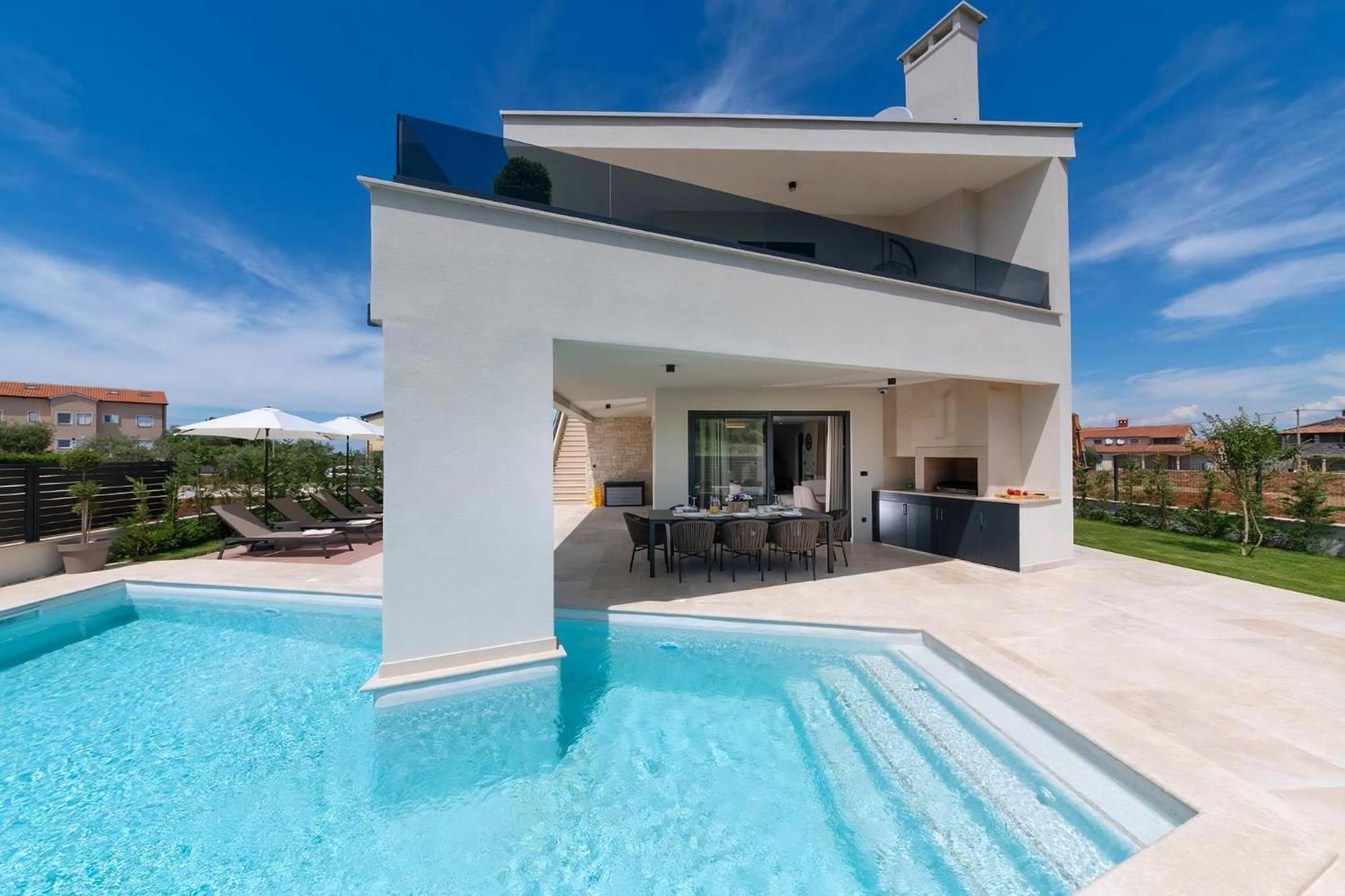 Luxurioese Villa Perla Mit Pool Und Jacuzzi 포레치 외부 사진