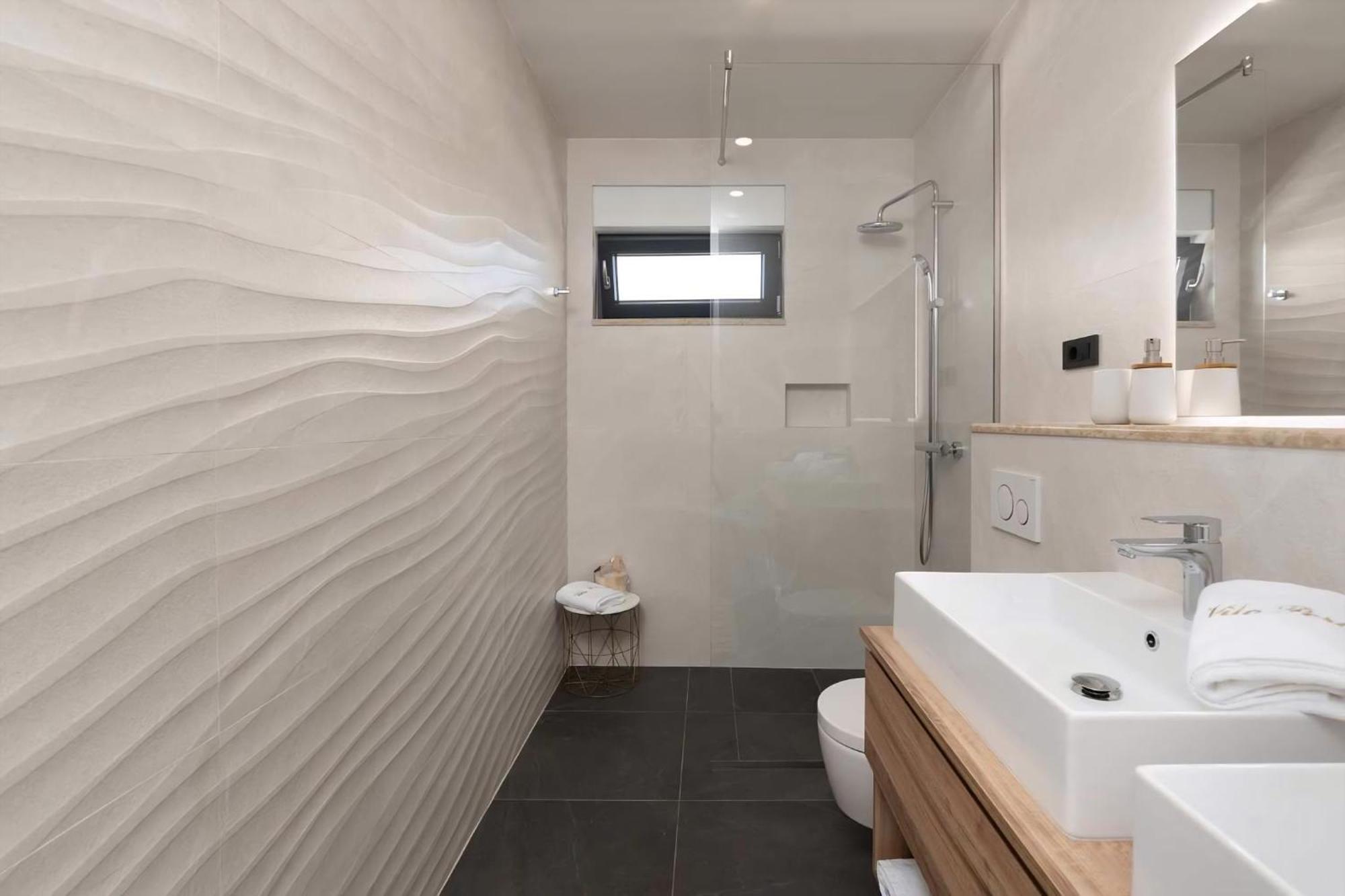 Luxurioese Villa Perla Mit Pool Und Jacuzzi 포레치 외부 사진