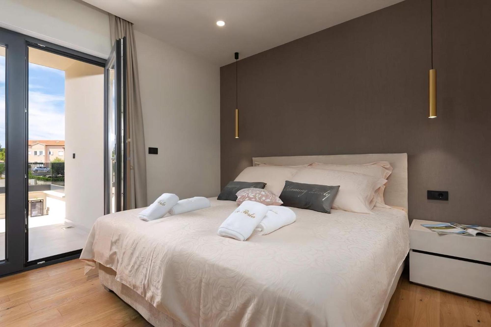 Luxurioese Villa Perla Mit Pool Und Jacuzzi 포레치 외부 사진