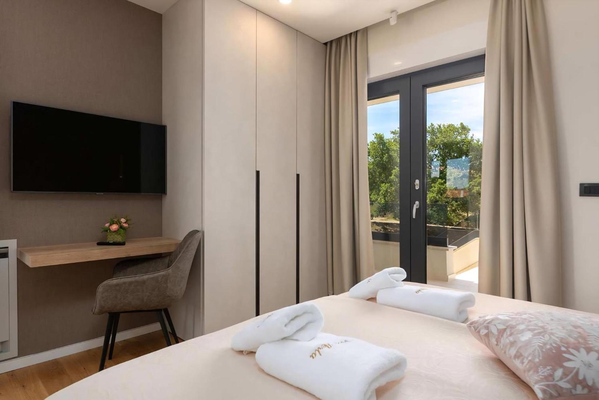 Luxurioese Villa Perla Mit Pool Und Jacuzzi 포레치 외부 사진