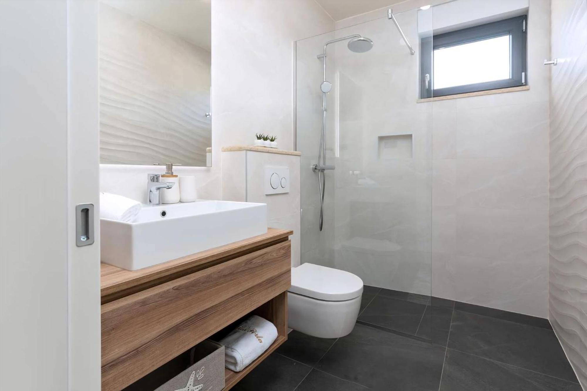 Luxurioese Villa Perla Mit Pool Und Jacuzzi 포레치 외부 사진