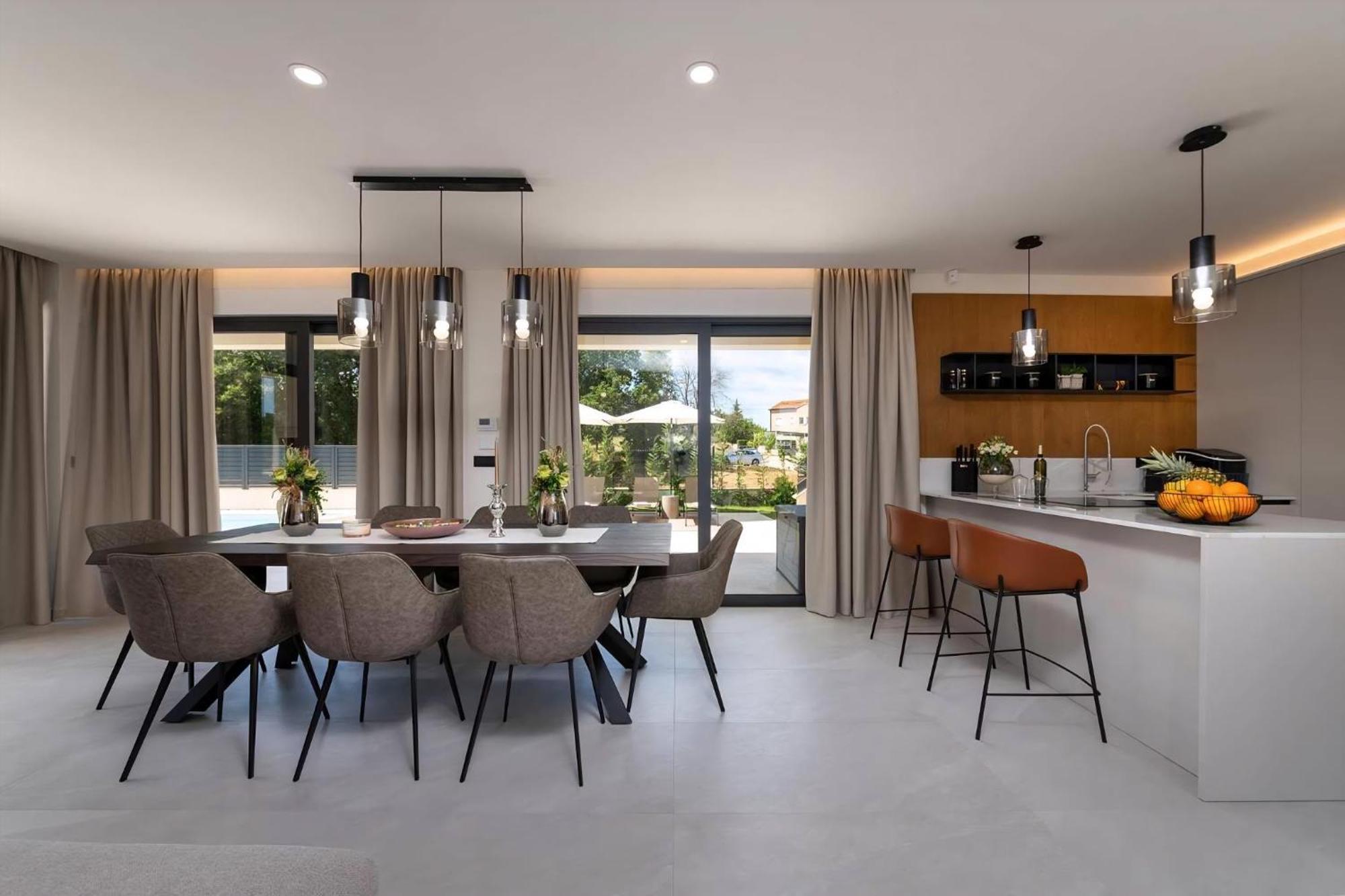 Luxurioese Villa Perla Mit Pool Und Jacuzzi 포레치 외부 사진