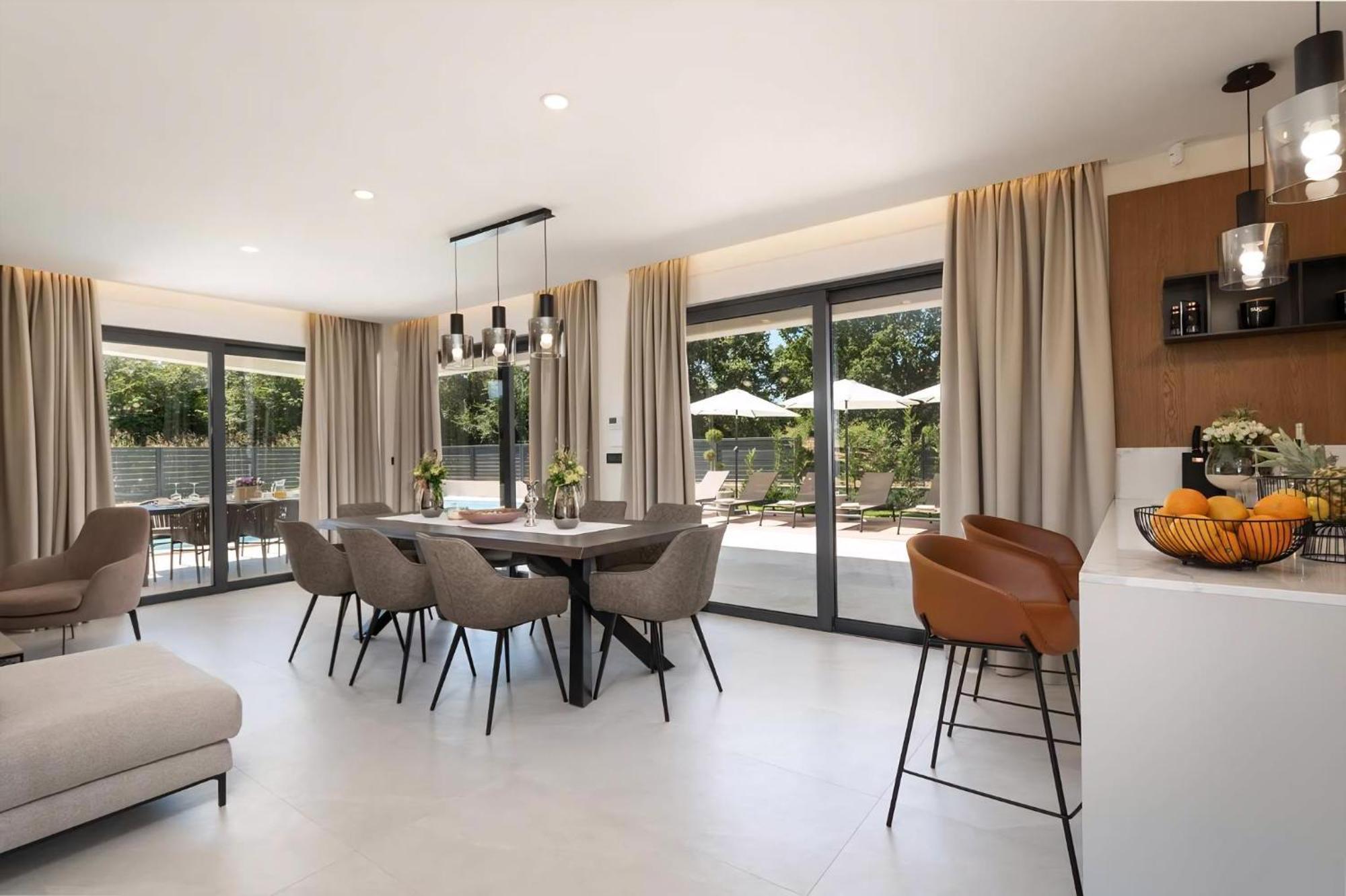 Luxurioese Villa Perla Mit Pool Und Jacuzzi 포레치 외부 사진